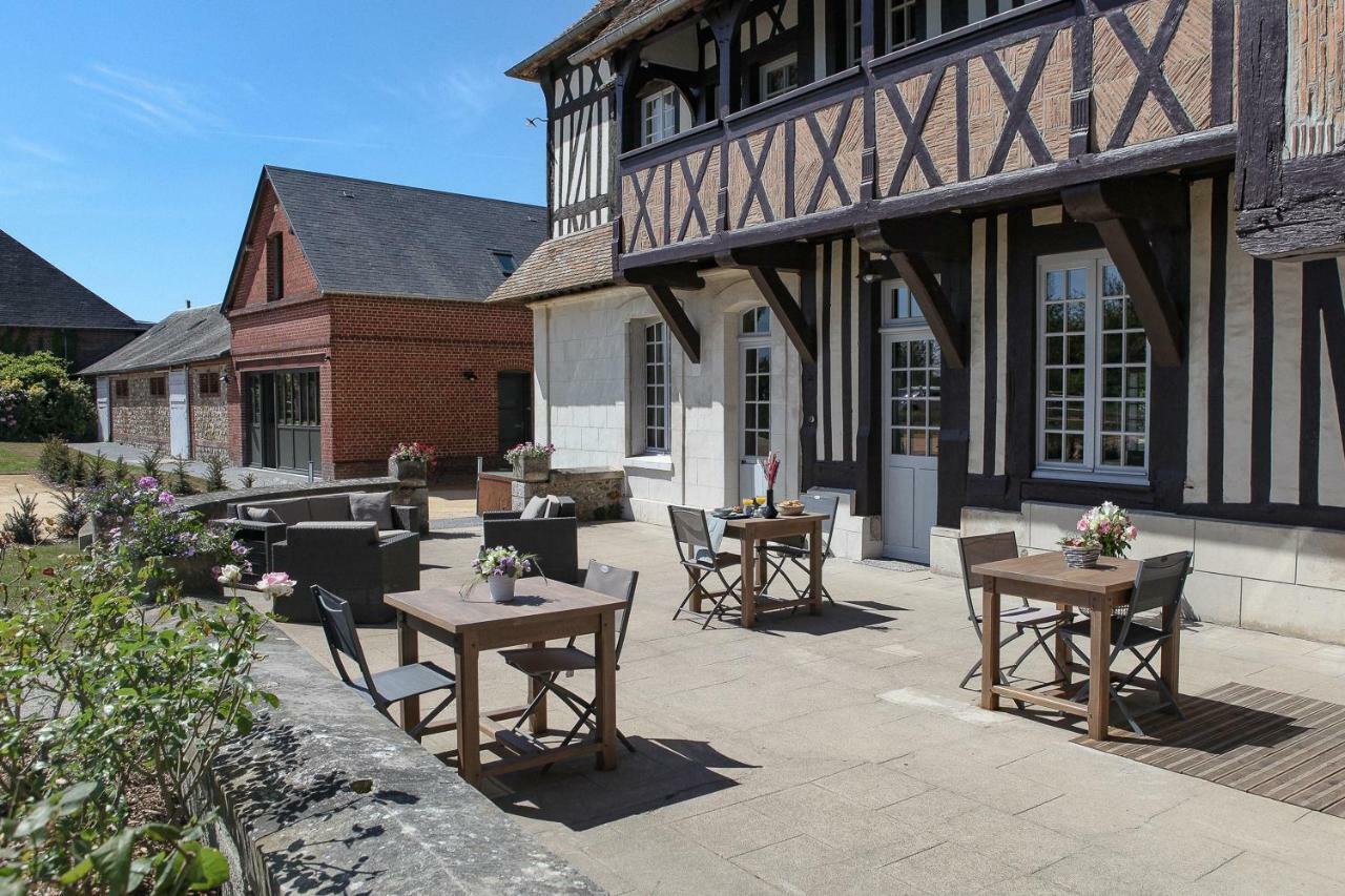 Le Manoir Des Chevaux Dores Guest house Le Neubourg